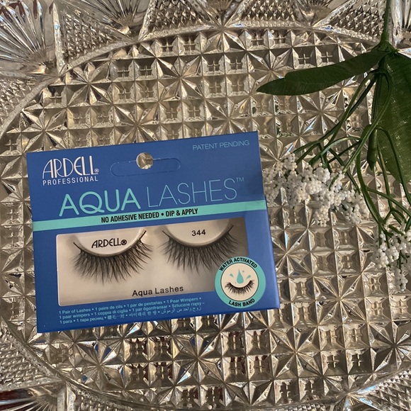 NWT New Ardell Aqua Lashes 344 Water Dip No Adhesive Necessary Easy Wisps - Picture 5 of 8